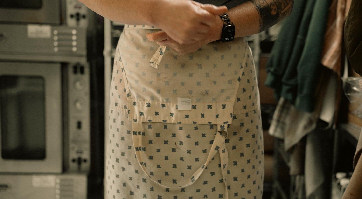Kappogi, le tablier-blouse japonais traditionnel porté en cuisine